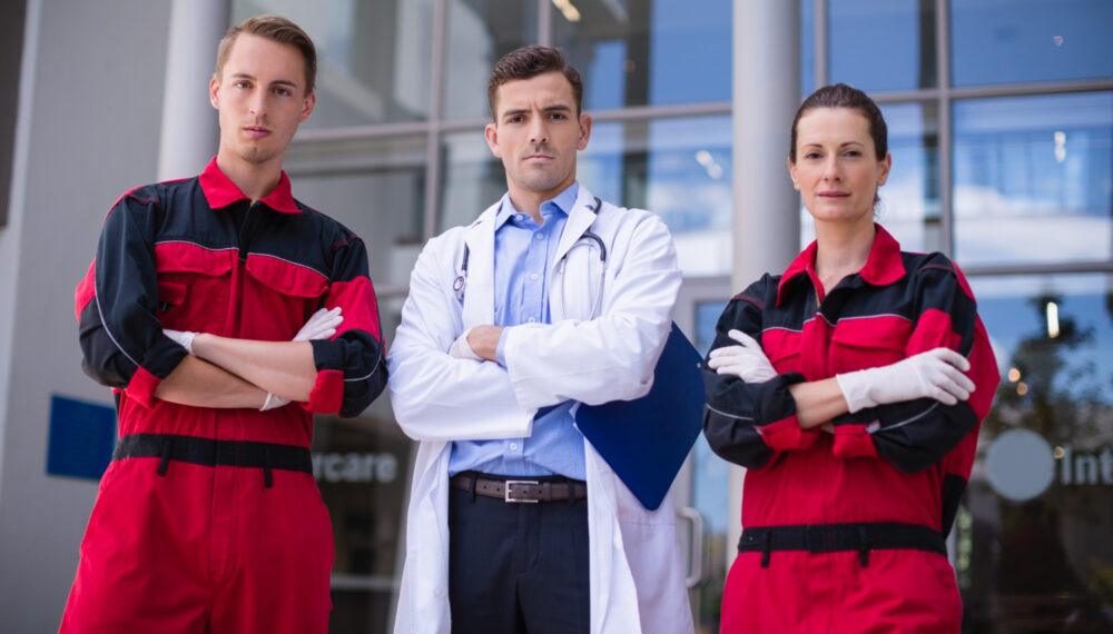 portrait-doctor-paramedic-standing-with-arms-crossed